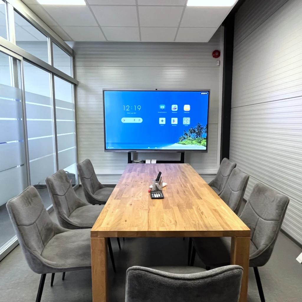 Puutetundlik kontoriekraan konverentsisüsteem onetoone